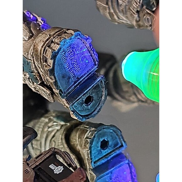 Neca Gears Of War 2 COG Soldier 7" Action Figure With Rifle - Picture 15 of 15